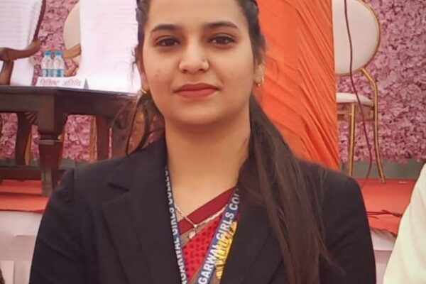 पुस्तकालय-जहाँ हर पन्ना जीवन बदल सकता है Nainika suthar