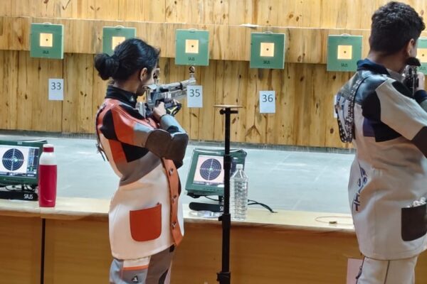 राज्य स्तरीय शूटिंग प्रतियोगिता में चयनित छात्रा गरिमा नैन से विशेष बातचीत agarwal-girls-college